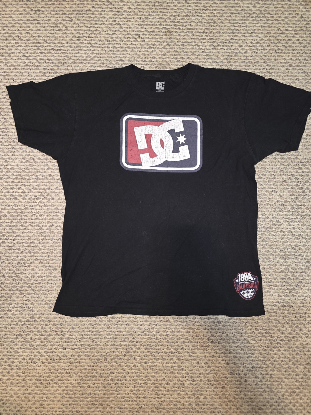 DC Black Logo Tee - Short Sleeve Graphic Shirt